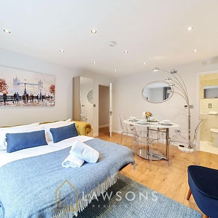 Stylish Living By Lawsons - 3 En Suites ウィンザー エクステリア 写真
