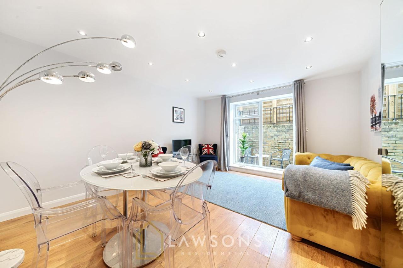 Stylish Living By Lawsons - 3 En Suites ウィンザー エクステリア 写真
