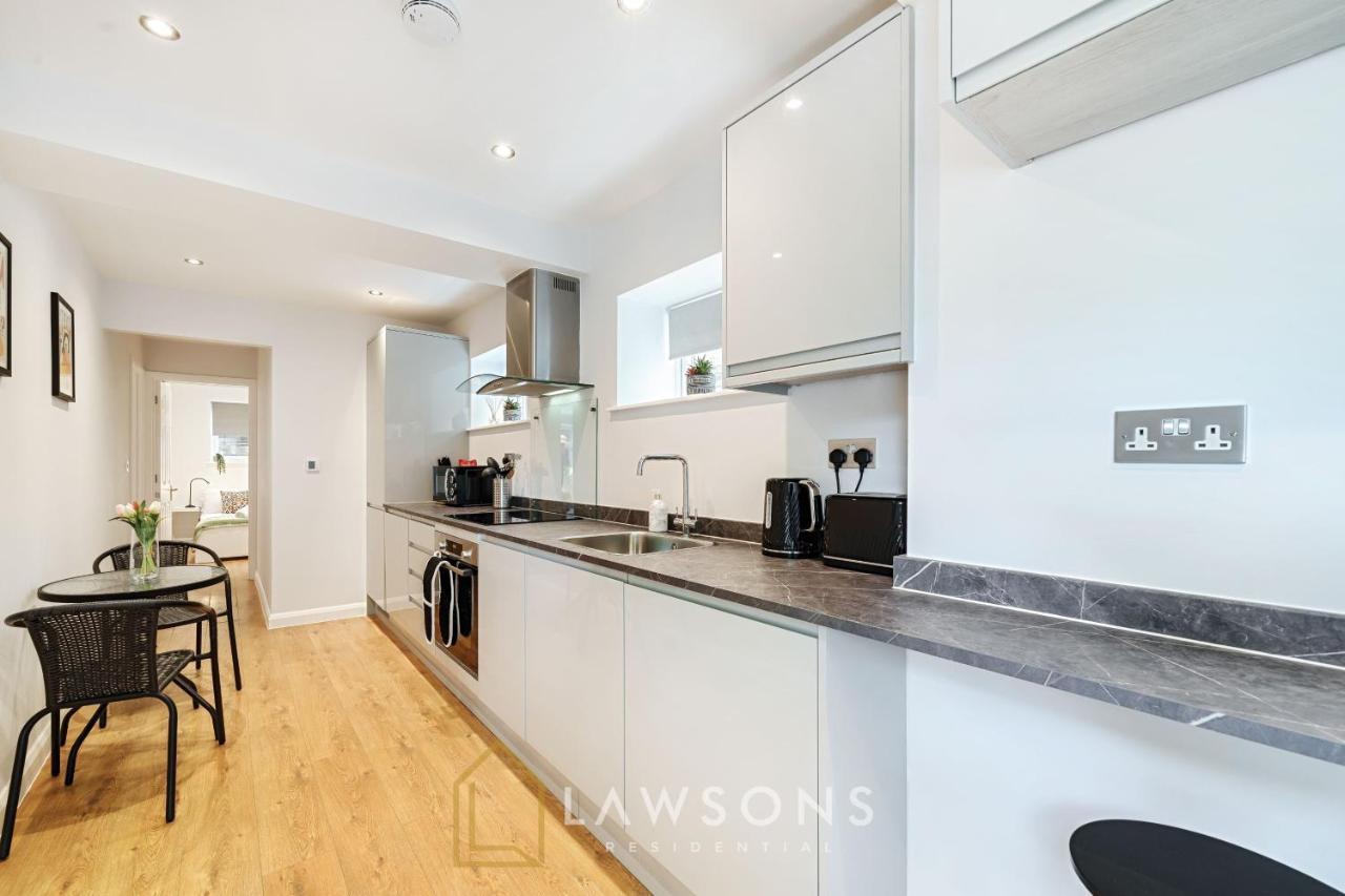 Stylish Living By Lawsons - 3 En Suites ウィンザー エクステリア 写真