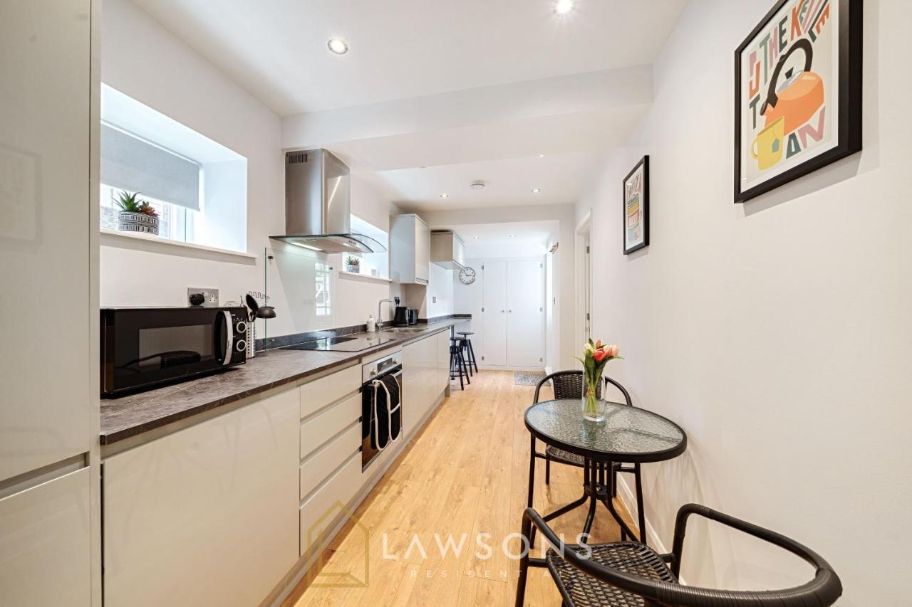 Stylish Living By Lawsons - 3 En Suites ウィンザー エクステリア 写真